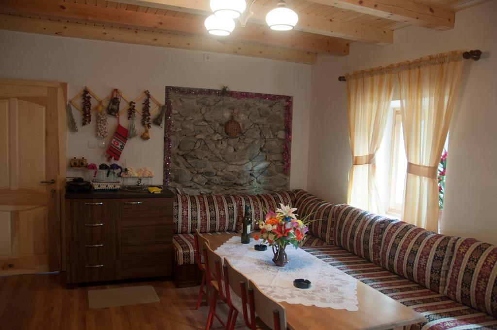 Aste Guesthouse Tropoje Ngoại thất bức ảnh