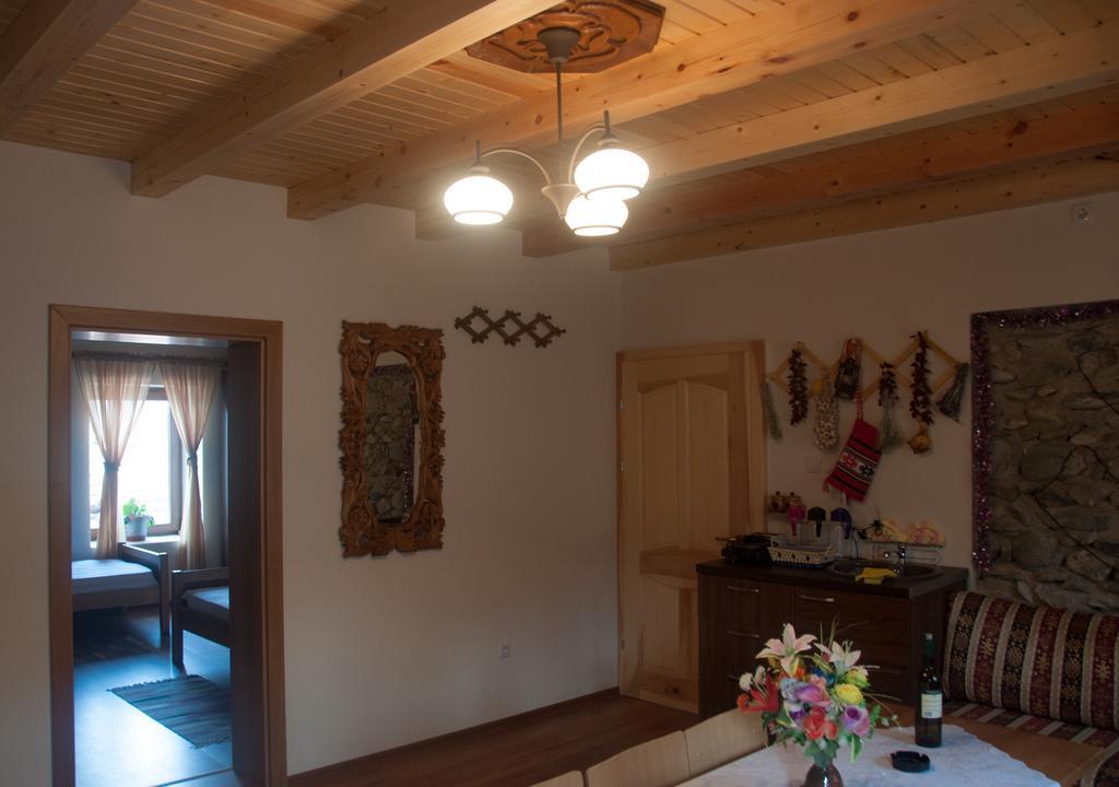 Aste Guesthouse Tropoje Phòng bức ảnh
