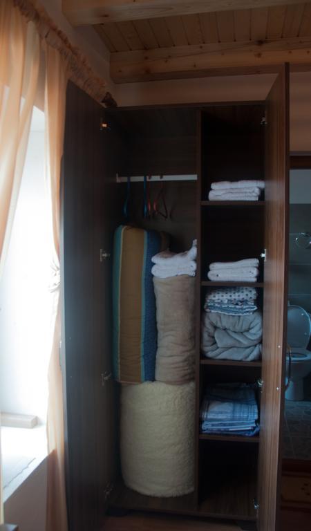 Aste Guesthouse Tropoje Phòng bức ảnh
