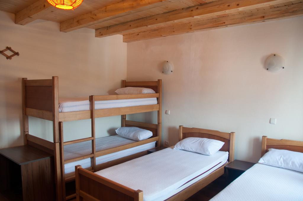 Aste Guesthouse Tropoje Phòng bức ảnh