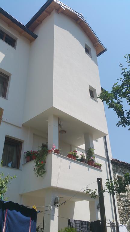 Aste Guesthouse Tropoje Ngoại thất bức ảnh